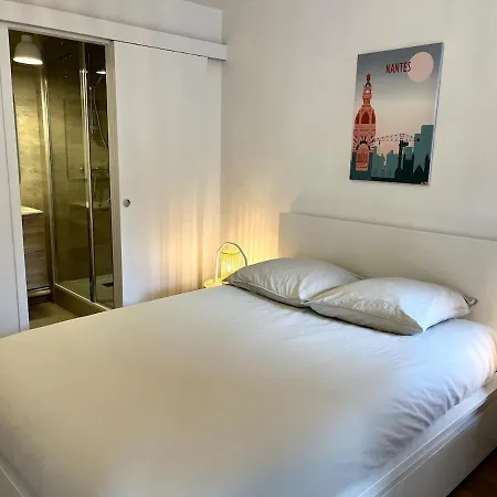 T2 Au Calme Proche Mellinet Avec Parking Et Balcon Apartment *