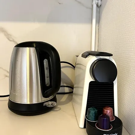 T2 Au Calme Proche Mellinet Avec Parking Et Balcon نانت