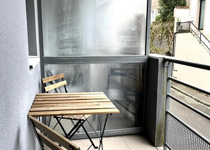 T2 Au Calme Proche Mellinet Avec Parking Et Balcon