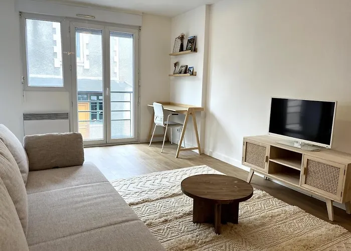 T2 Au Calme Proche Mellinet Avec Parking Et Balcon * Nantes