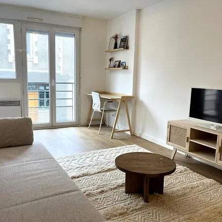 T2 Au Calme Proche Mellinet Avec Parking Et Balcon * Nantes